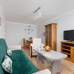 Klimatyczny Z Parkingiem By Renters Lägenhet *