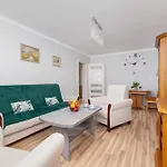 Klimatyczny Z Parkingiem By Renters *