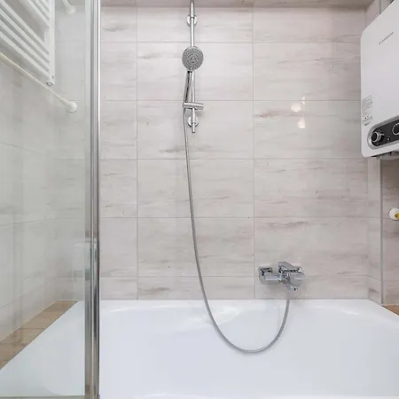 Apartament Klimatyczny Z Parkingiem By Renters