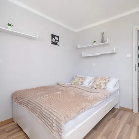 Klimatyczny Z Parkingiem By Renters *