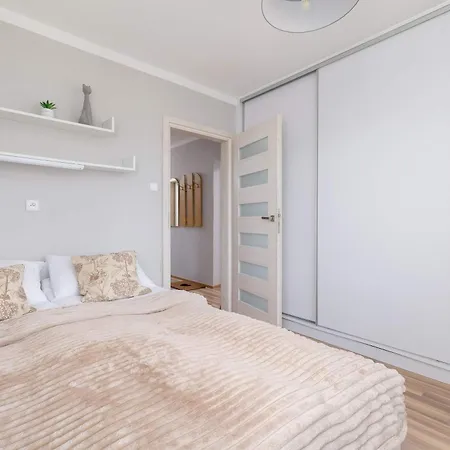 Klimatyczny Z Parkingiem By Renters Apartament *