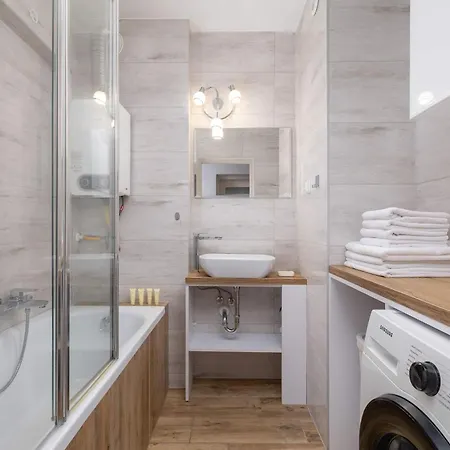 Apartment Klimatyczny Z Parkingiem By Renters *