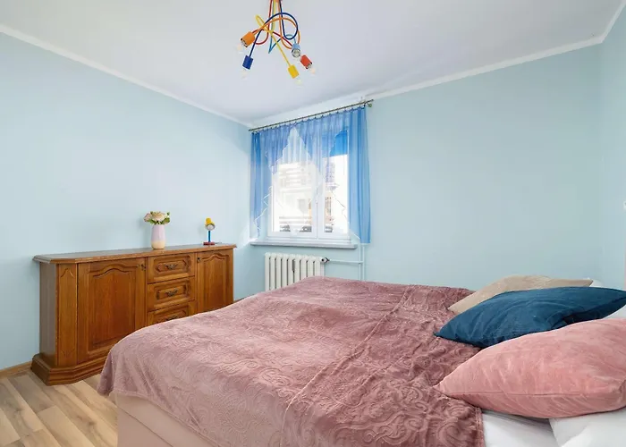 Klimatyczny Z Parkingiem By Renters דירה